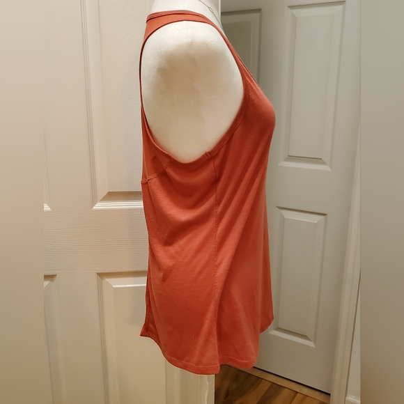 Jessica Simpson Activewear, mesh detail racerback tank, Size L, Coral/pale rust - Picture 6 of 10